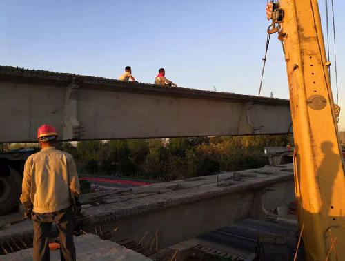 寧洛高速30米箱梁施工作業